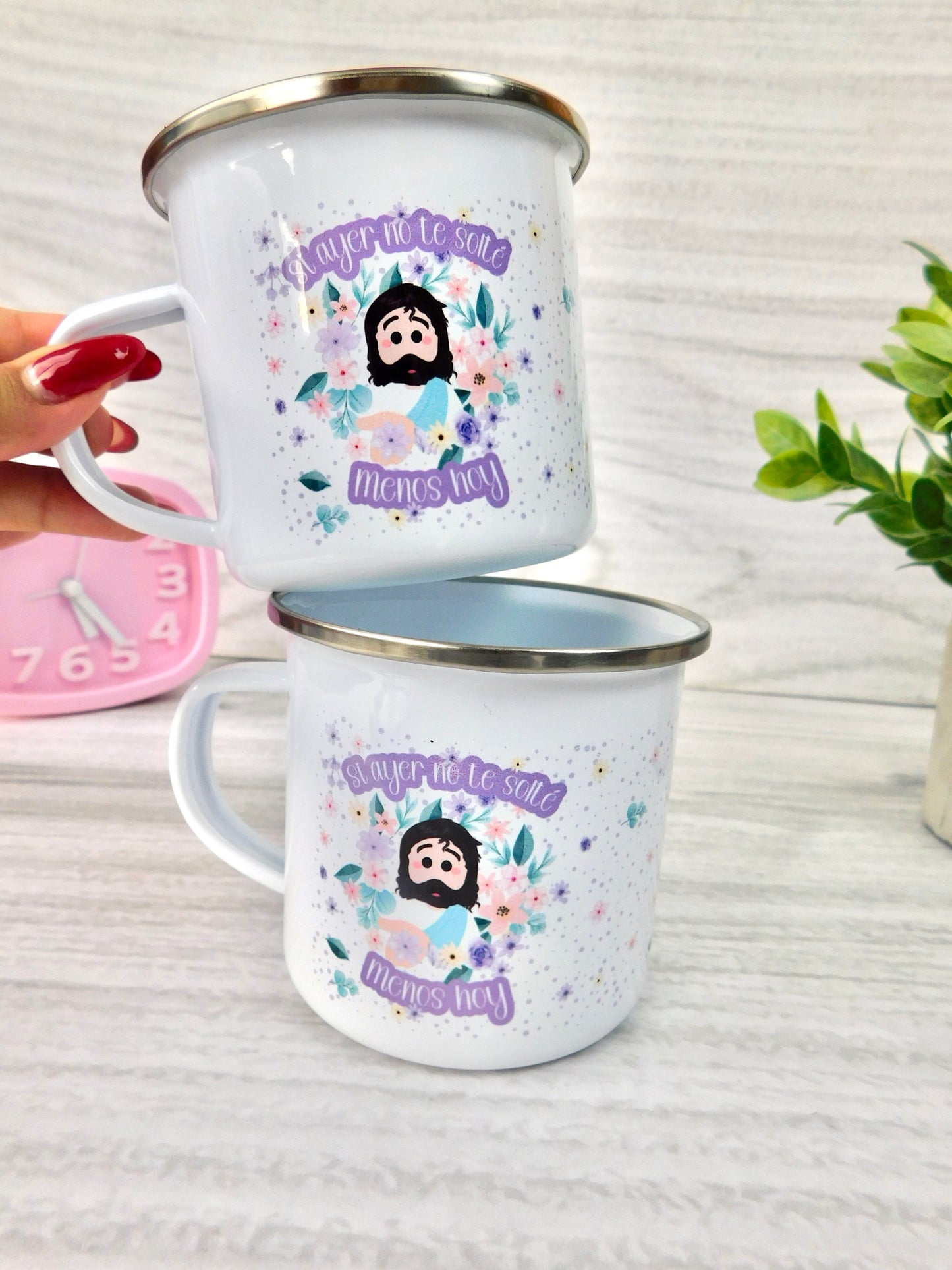 Mug vintage en peltre esmaltado – “Si ayer no te solté, menos hoy”
