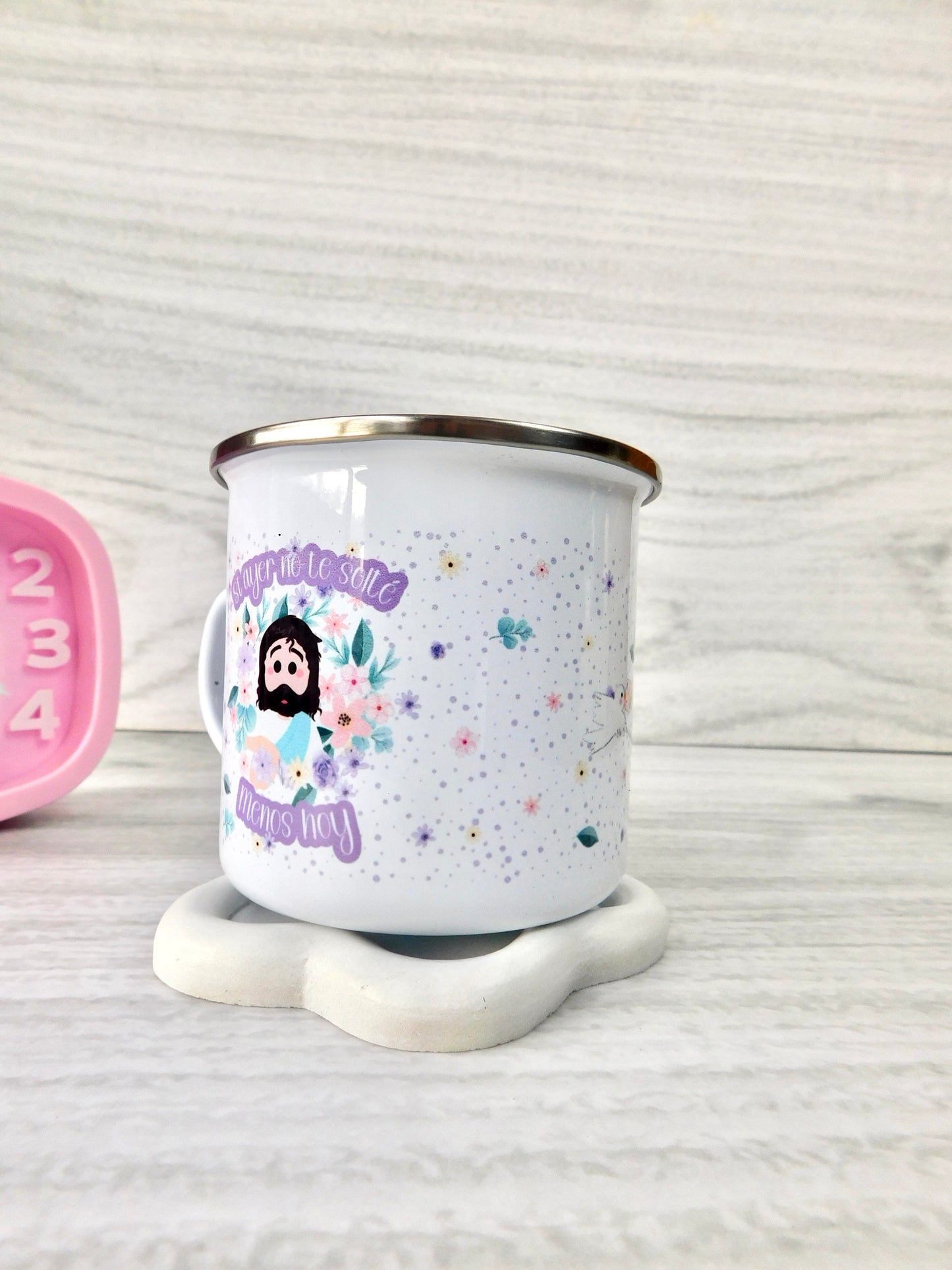 Mug vintage en peltre esmaltado – “Si ayer no te solté, menos hoy”