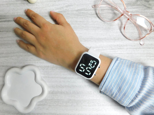 Reloj digital blanco – Correa siliconada