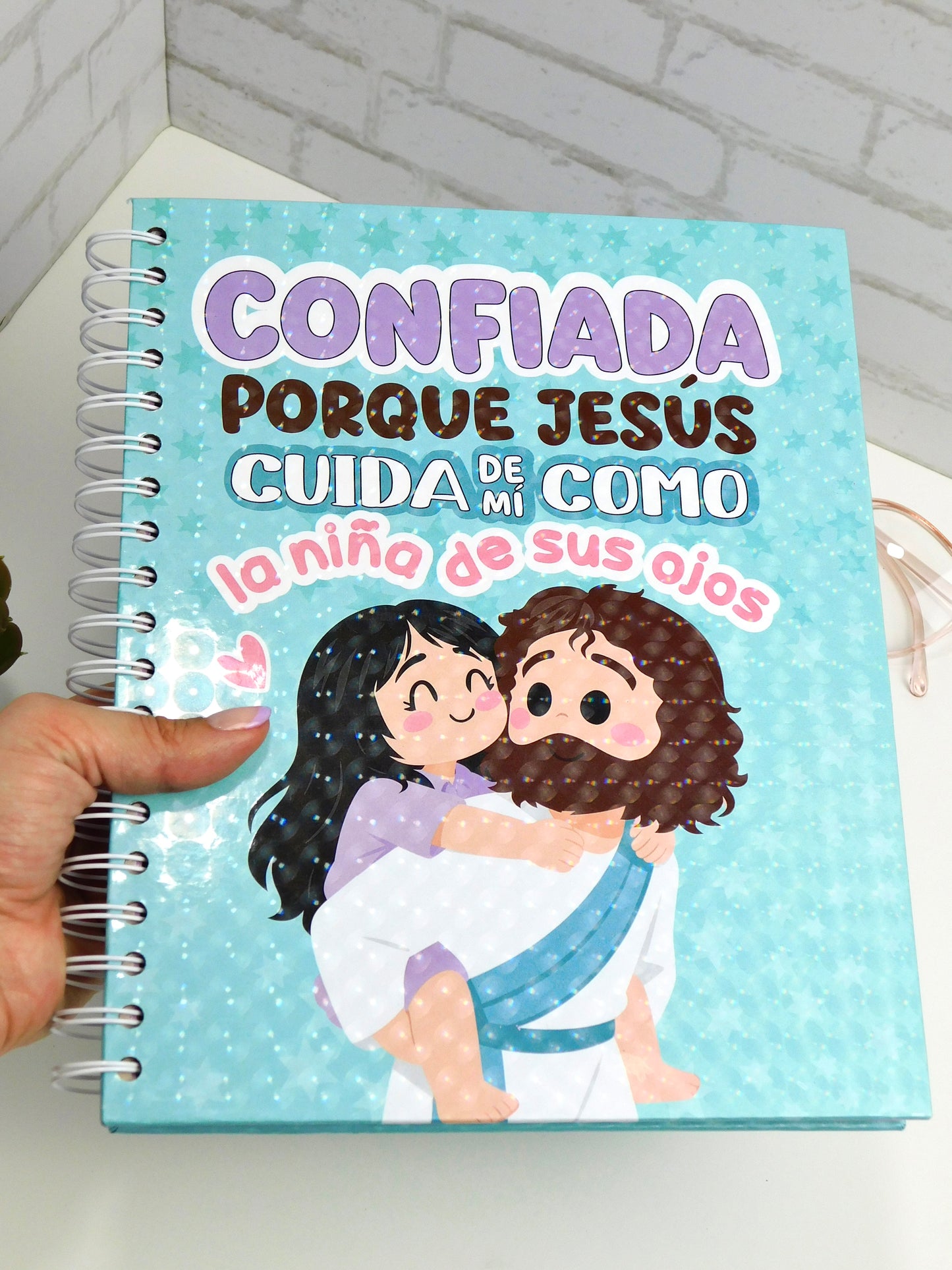 Cuaderno 5 materias – “Confiada porque Jesús cuida de mí como la niña de sus ojos
