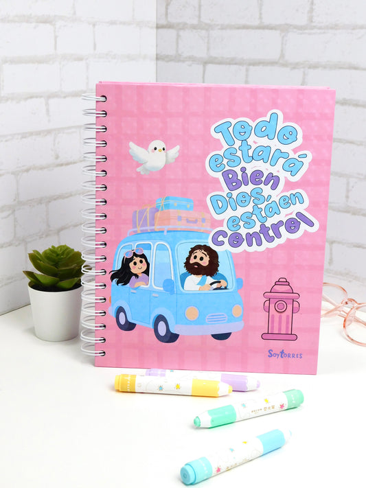 Cuaderno 5 materias – “Todo estará bien, Dios está en control” (rosa)