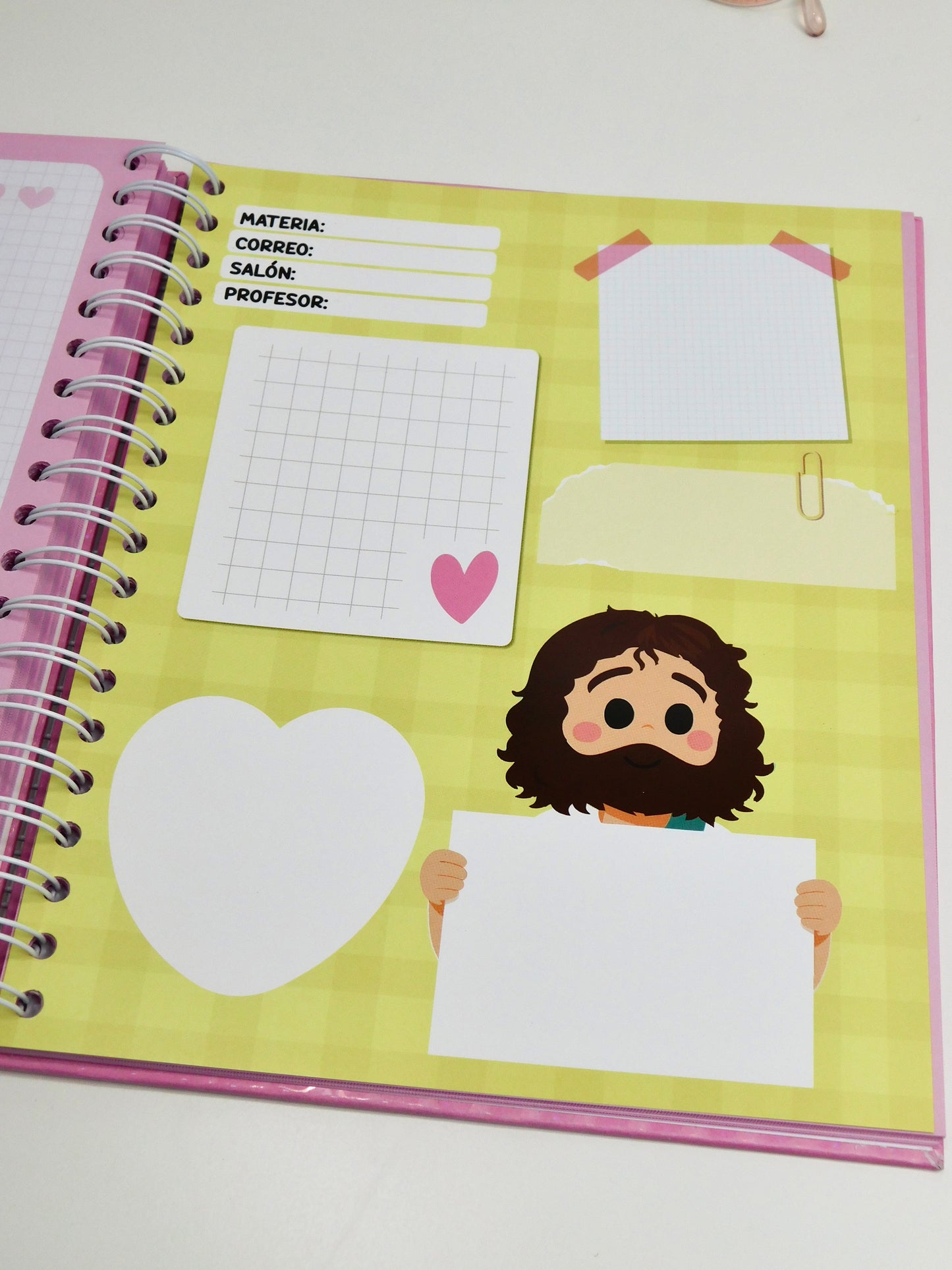 Cuaderno 5 materias – “Todo estará bien, Dios está en control” (rosa)