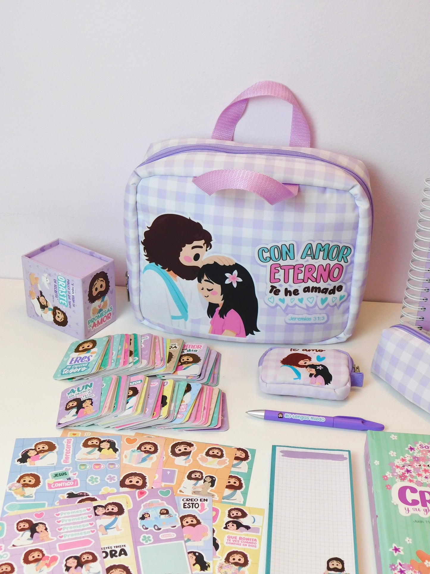 a- Organizador + Kit Devocional