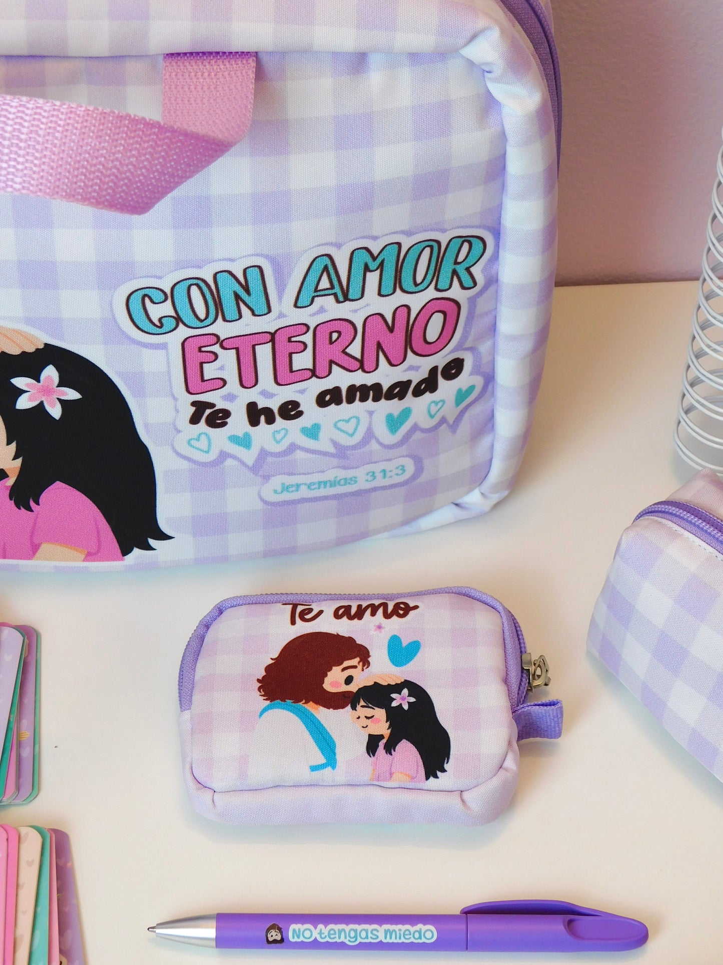 a- Organizador + Kit Devocional