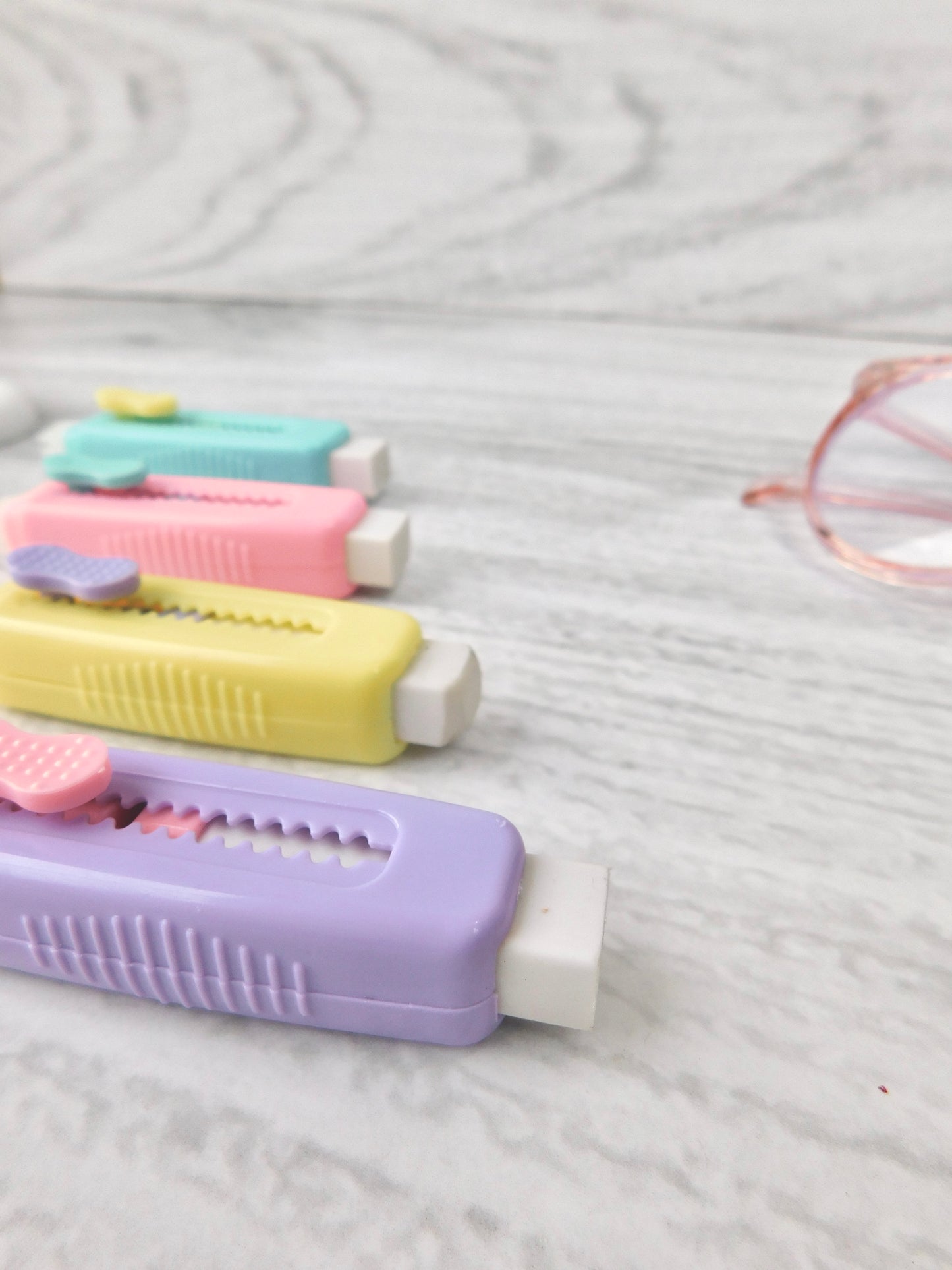 Borrador retráctil kawaii – 4 colores disponibles