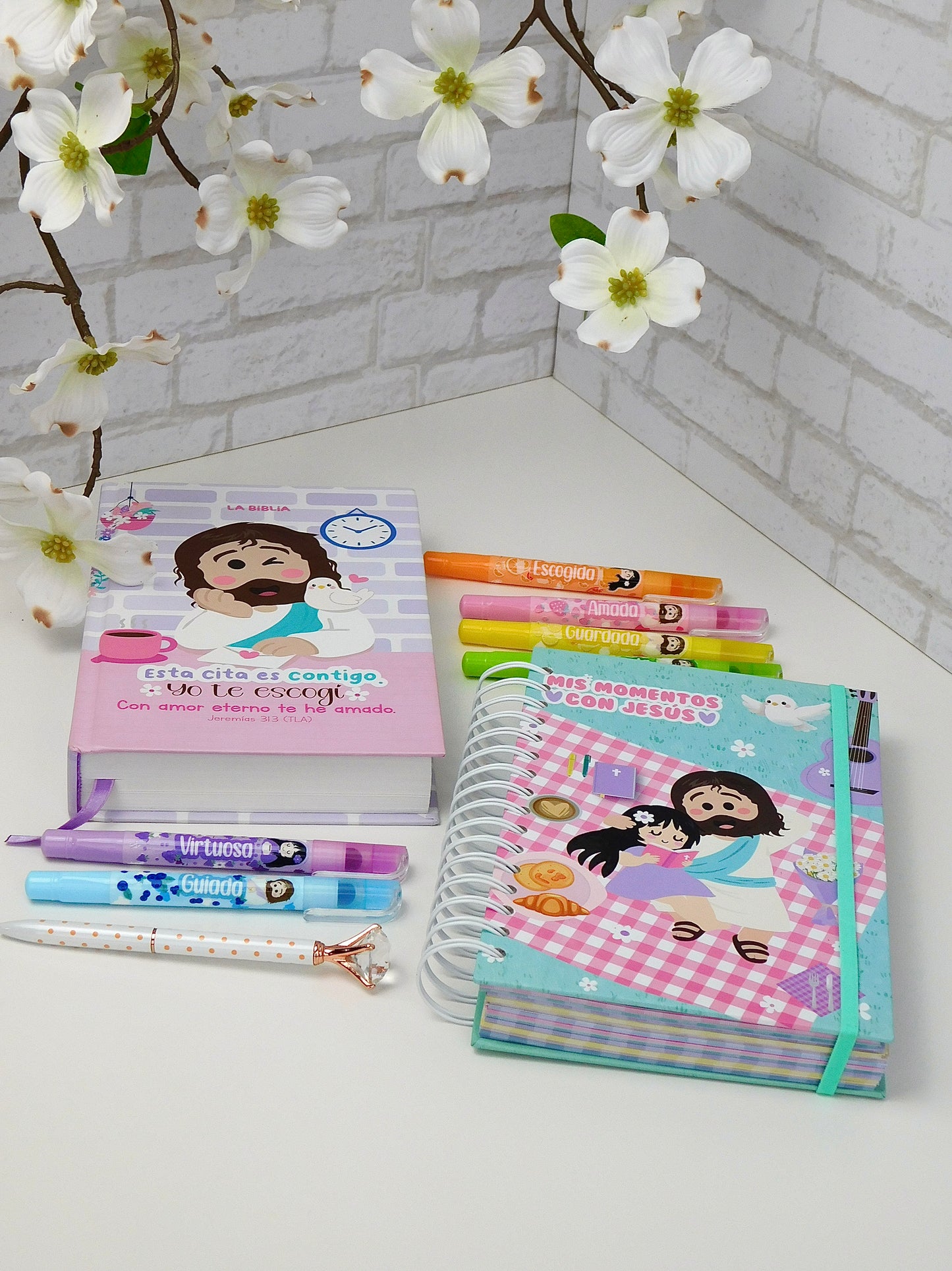 a) Kit Devocional para Estudio Bíblico.