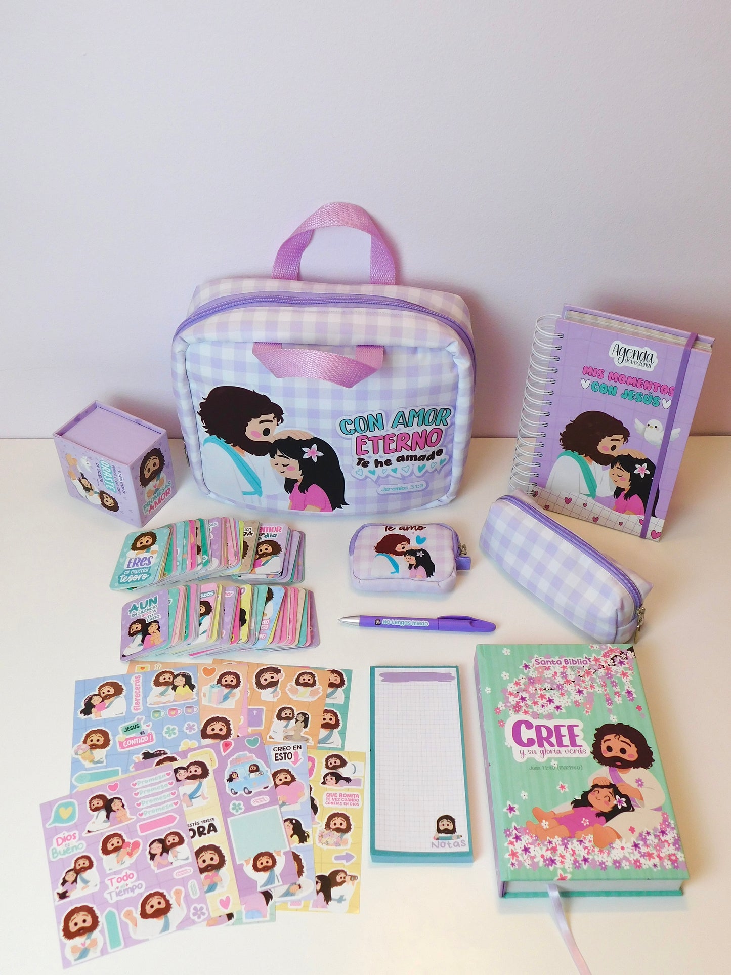 a- Organizador + Kit Devocional