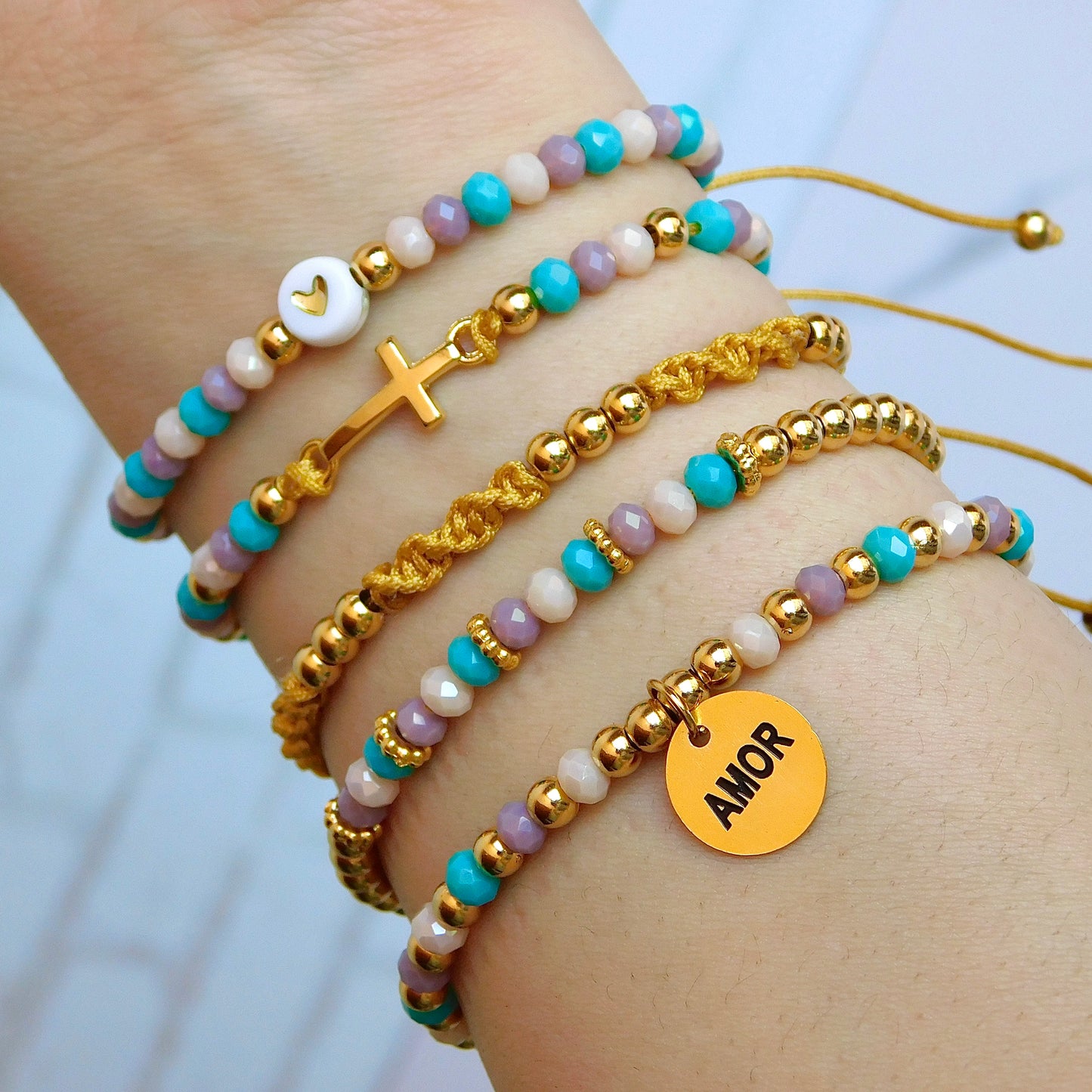 Set de pulseras pastel